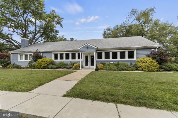 Exterior, Facade, Cape Cod