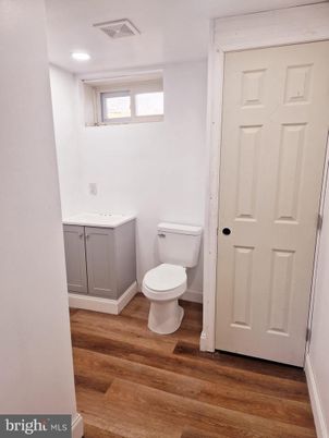 Bathroom, Interior, Recessed Lighting, Wood Texture Flooring