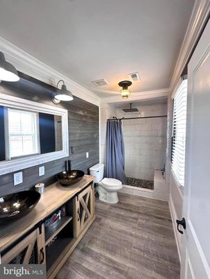 Bathroom, Dual Sink Vanities, Interior, Wood Texture Flooring