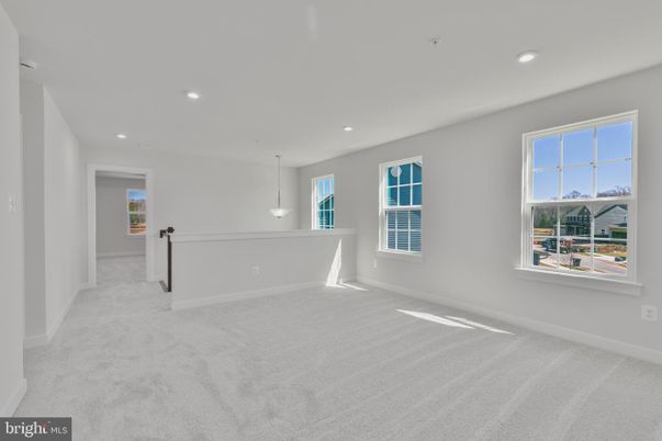 Empty room, Interior, Pendant Lights, Recessed Lighting
