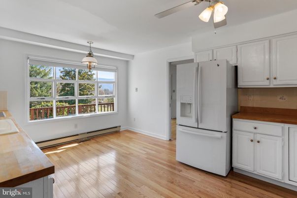 Interior, Kitchen, Pendant Lights, Wood Texture Flooring
