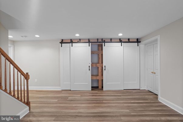 Interior, Recessed Lighting, Wood Texture Flooring