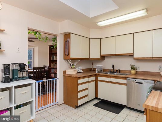 Dining room, Interior, Kitchen, Stainless Steel Appliances