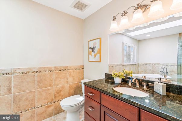 Bathroom, Interior, Recessed Lighting