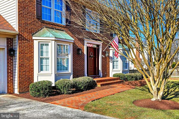 Exterior, Facade, Brick Facade, Georgian