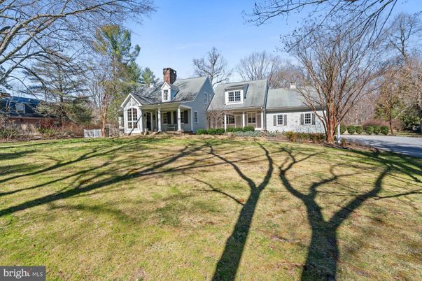 Backyard, Exterior, Facade, Cape Cod