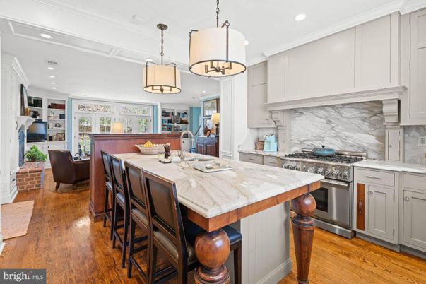 Interior, Kitchen, Living room, Pendant Lights, Recessed Lighting, Stainless Steel Appliances, Wood Texture Flooring