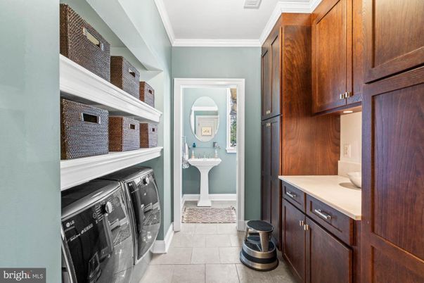 Interior, Washer