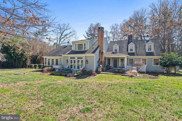 Backyard, Exterior, Facade, Cape Cod