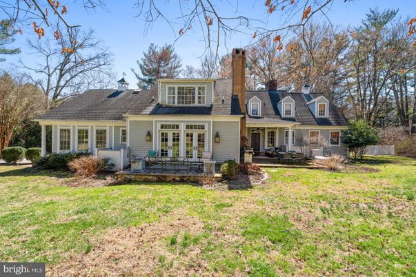 Backyard, Exterior, Facade, Cape Cod