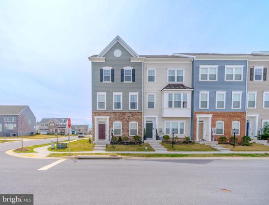 Exterior, Facade, Brick Facade, Rowhouse