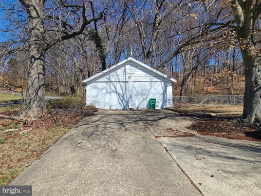 Detached Garage, Exterior