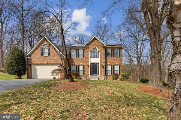 Attached, Exterior, Facade, Brick Facade, Georgian