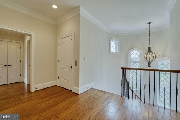 Interior, Pendant Lights, Recessed Lighting, Wood Texture Flooring