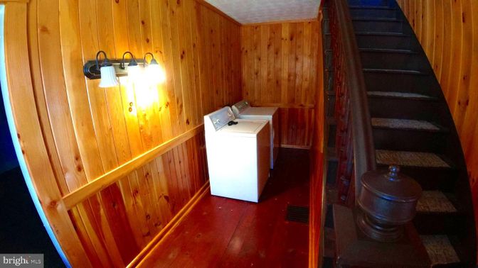 Interior, Washer, Wood Texture Flooring, Wooden Walls