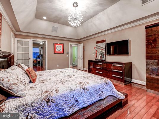 Bedroom, Interior, Pendant Lights, Recessed Lighting, Wood Texture Flooring