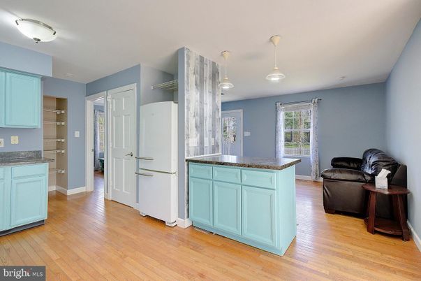Interior, Kitchen, Pendant Lights, Wood Texture Flooring