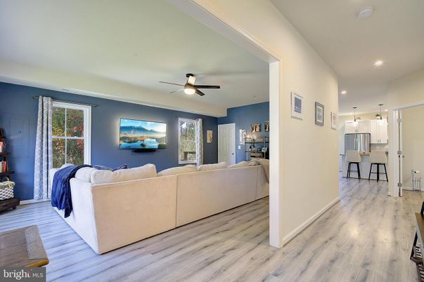 Interior, Kitchen, Living room, Pendant Lights, Recessed Lighting, Wood Texture Flooring