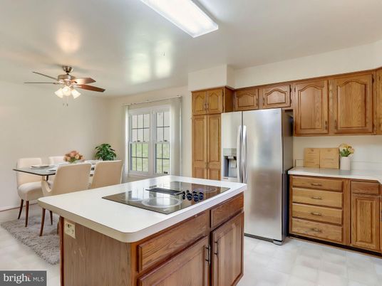 Dining room, Interior, Kitchen, Stainless Steel Appliances