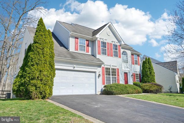 Attached, Exterior, Facade, Farmhouse