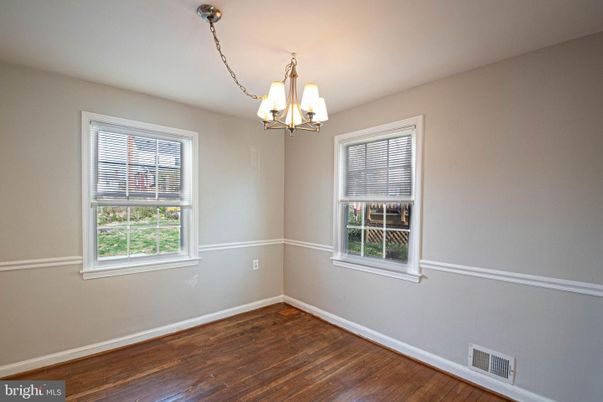 Chandelier, Empty room, Interior, Wood Texture Flooring