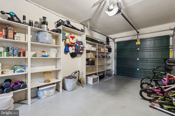 Garage, Interior