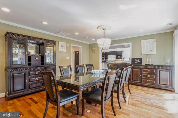 Chandelier, Dining room, Interior, Recessed Lighting, Wood Texture Flooring