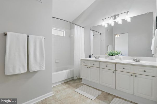 Bathroom, Dual Sink Vanities, Interior