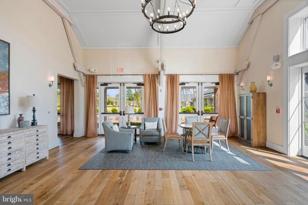 Chandelier, Dining room, Interior, Living room, Pendant Lights, Wood Texture Flooring