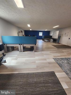 Fitness Equipment, Interior, Recessed Lighting, Wood Texture Flooring