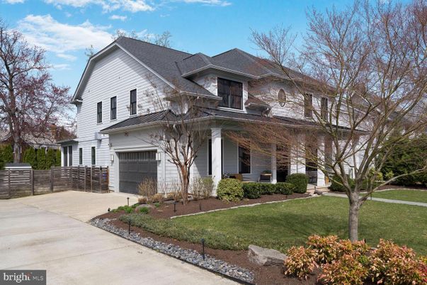 Attached, Exterior, Facade, Farmhouse