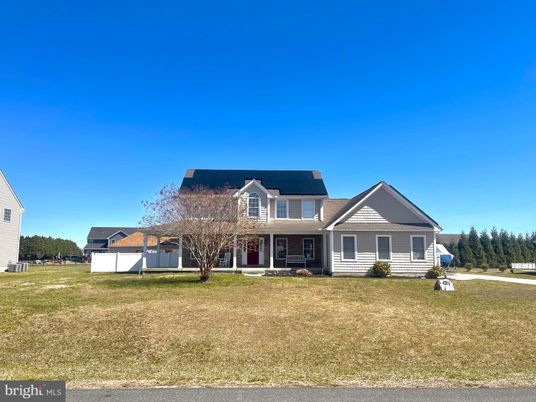 Backyard, Exterior, Facade, Farmhouse