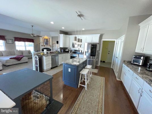 Interior, Kitchen, Living room, Pendant Lights, Recessed Lighting, Stainless Steel Appliances, Wood Texture Flooring