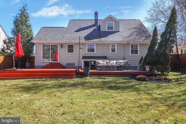 Backyard, Exterior, Facade, Cape Cod