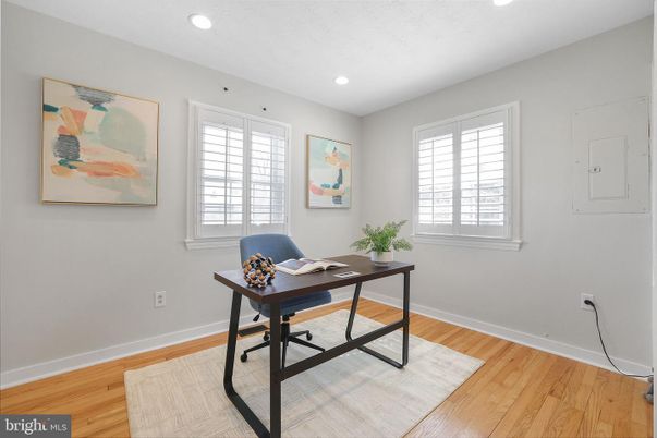 Home Office, Interior, Recessed Lighting, Wood Texture Flooring
