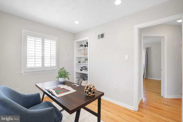 Home Office, Interior, Recessed Lighting, Wood Texture Flooring