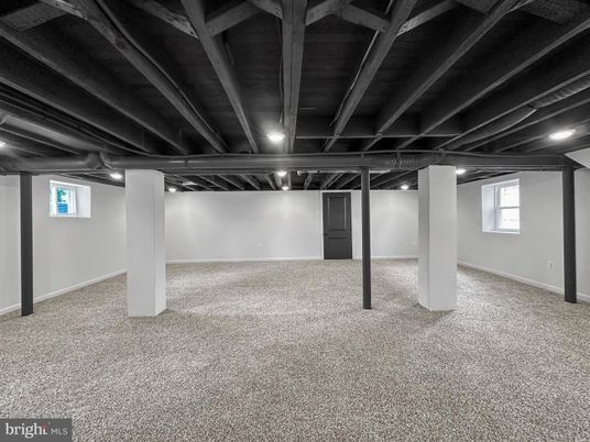 Empty room, Interior, Wooden Beams