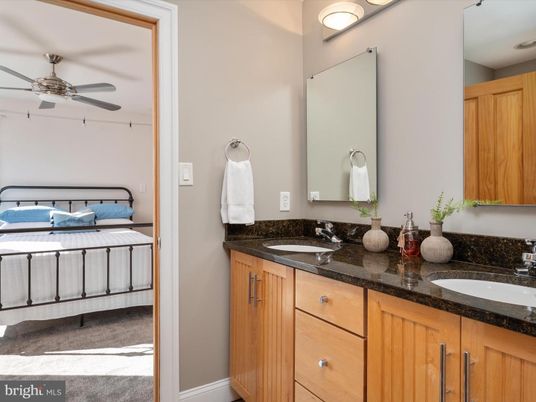 Bathroom, Bedroom, Dual Sink Vanities, Interior