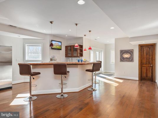 Interior, Pendant Lights, Recessed Lighting, Wood Texture Flooring