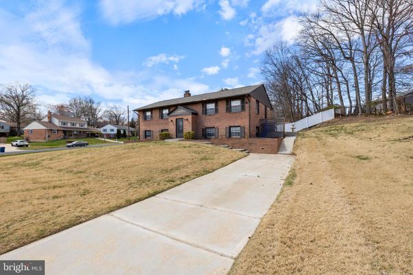 Backyard, Exterior, Facade, Brick Facade, Georgian