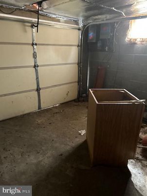 Garage, Interior
