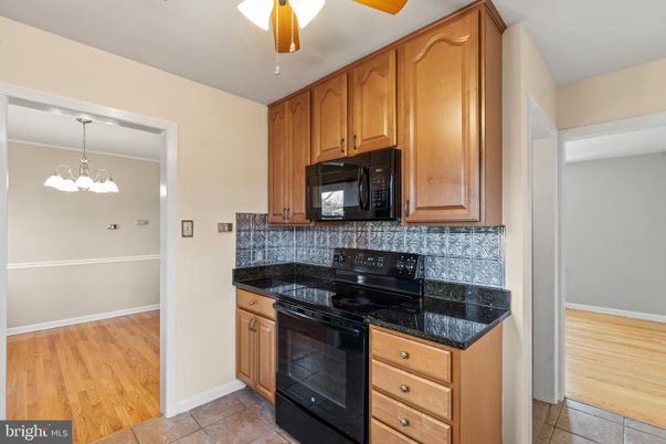 Interior, Kitchen, Pendant Lights, Wood Texture Flooring