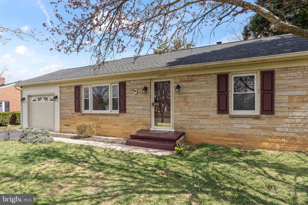 Attached, Exterior, Facade, Brick Facade, Ranch