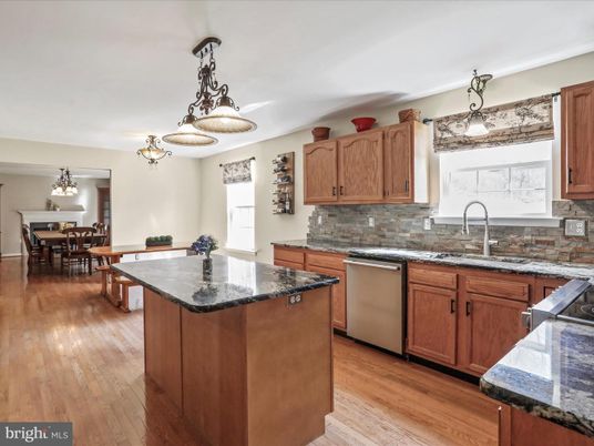 Chandelier, Dining room, Interior, Kitchen, Pendant Lights, Wood Texture Flooring