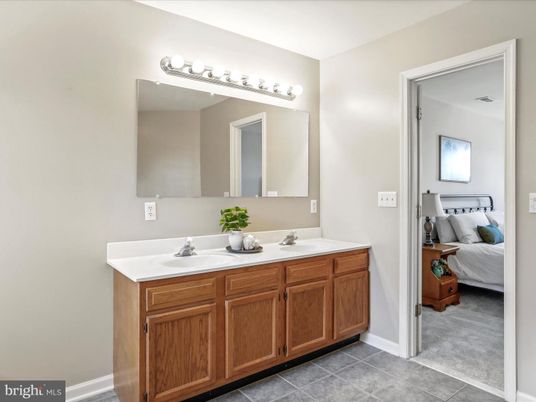 Bathroom, Bedroom, Dual Sink Vanities, Interior