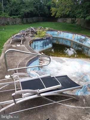 Exterior, Lake, Pool