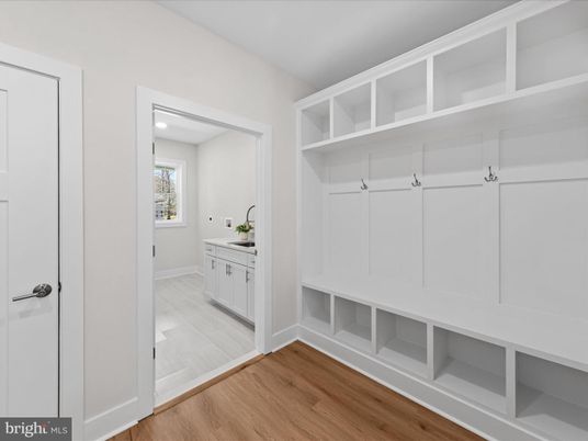 Interior, Recessed Lighting, Walk-in Closets, Wood Texture Flooring