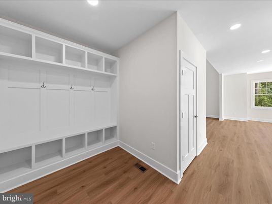 Empty room, Interior, Recessed Lighting, Walk-in Closets, Wood Texture Flooring