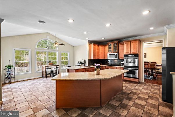 Dining room, Interior, Kitchen, Recessed Lighting, Stainless Steel Appliances