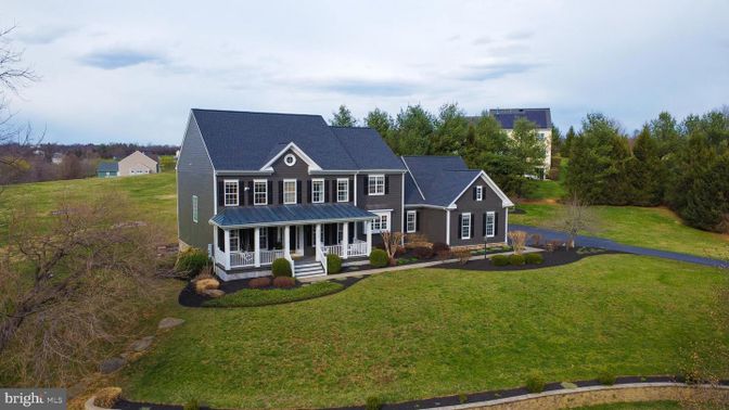 Backyard, Exterior, Facade, Farmhouse